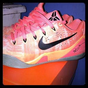 Kobe 9 EM peach cream